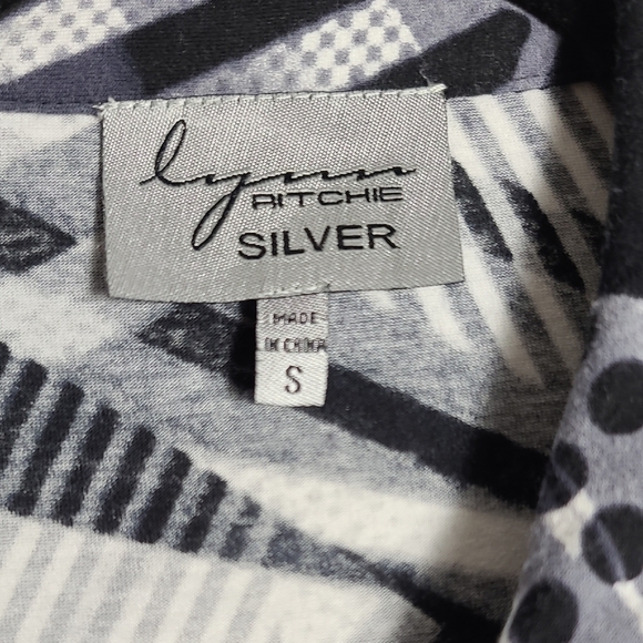 LYNN RITCHIE SILVER Black & White Abstract Patterned Blouse Button Up Size Small - Picture 2 of 13